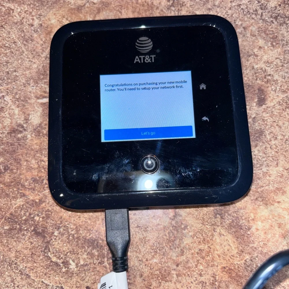 netgear Black Portable Mobile Wi‑Fi Hotspot Router - Picture 1 of 3
